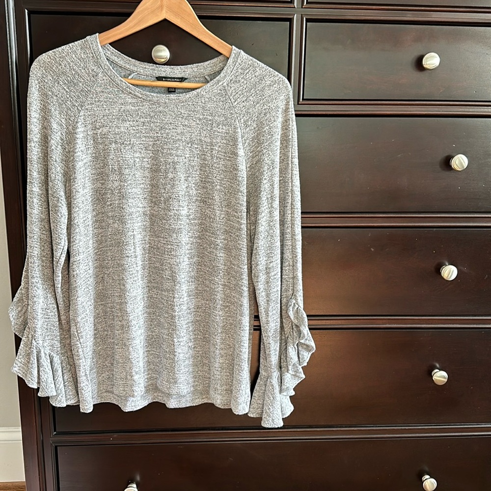Gray Banana Republic long sleeve blouse
